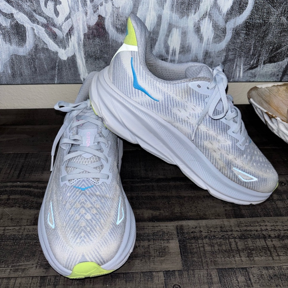 Hoka Women's Clifton 9 sneakers SZ Women's 10D WIDE - Picture 11 of 16